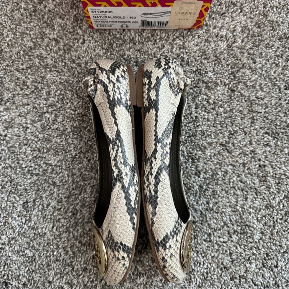 Tory Burch Reva Python Natural Colorway - Picture 2 of 11